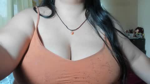 Snapshot of sweewoman_ chatting on February 2, 9:45 pm Miranda online show from February 2, 9:45 pm