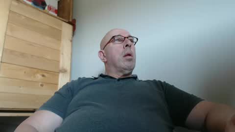 Snapshot of swissscooby55 chatting on March 8, 9:06 am swissscooby55 online show from March 8, 9:06 am