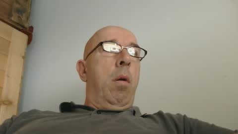 Snapshot of swissscooby55 chatting on September 16, 6:05 am swissscooby55 online show from September 16, 6:05 am