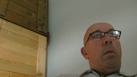 Snapshot of swissscooby55 chatting on September 14, 11:22 am swissscooby55 online show from September 14, 11:22 am