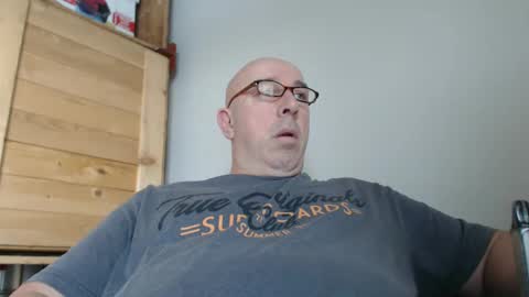 Snapshot of swissscooby55 chatting on January 2, 9:33 am swissscooby55 online show from January 2, 9:33 am