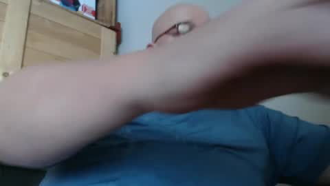 Snapshot of swissscooby55 chatting on January 3, 9:25 am swissscooby55 online show from January 3, 9:25 am