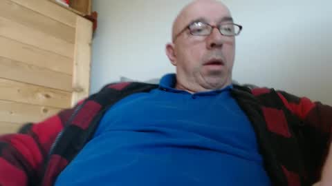 Snapshot of swissscooby55 chatting on March 5, 10:11 am swissscooby55 online show from March 5, 10:11 am
