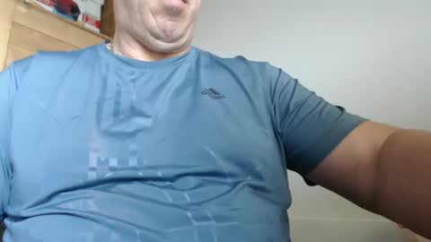 Snapshot of swissscooby55 chatting on February 23, 8:17 am swissscooby55 online show from February 23, 8:17 am