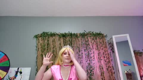 Snapshot of syndica chatting on March 9, 10:52 pm Jennah online show from March 9, 10:52 pm