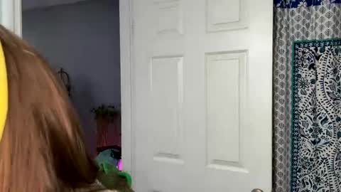 Snapshot of syndica chatting on January 13, 11:38 pm Jennah online show from January 13, 11:38 pm