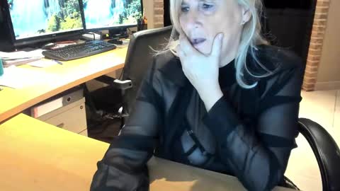 Snapshot of tammy4camfun chatting on December 11, 6:52 pm Tammy online show from December 11, 6:52 pm