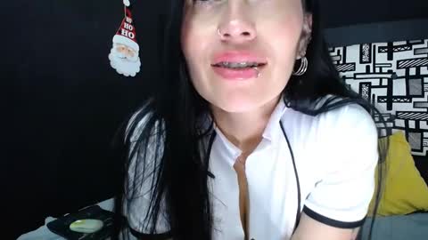Snapshot of tania_mature chatting on January 4, 10:34 pm tania online show from January 4, 10:34 pm