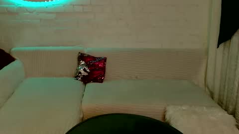 Snapshot of tasty_babyy chatting on December 16, 6:38 pm tasty_babyy online show from December 16, 6:38 pm