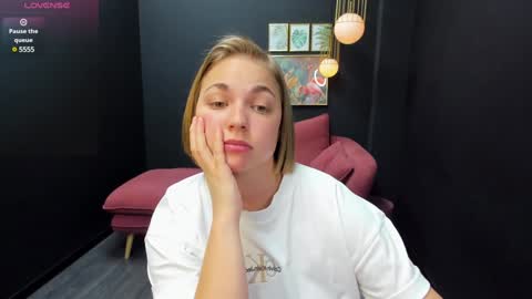 Snapshot of tataflower chatting on December 3, 8:44 pm Tata online show from December 3, 8:44 pm