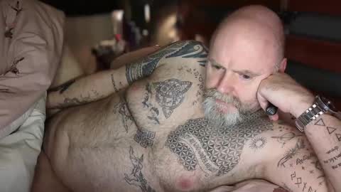 Snapshot of tattooeddilf01 chatting on January 20, 10:59 pm Tattooeddilf 01 online show from January 20, 10:59 pm