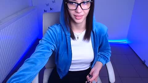 Snapshot of tayla_candy chatting on September 18, 5:33 am Tayla online show from September 18, 5:33 am