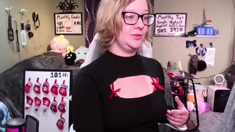 Snapshot of ten_tickle_pixie chatting on December 20, 11:05 pm Pixie and Tentacle Overlord online show from December 20, 11:05 pm