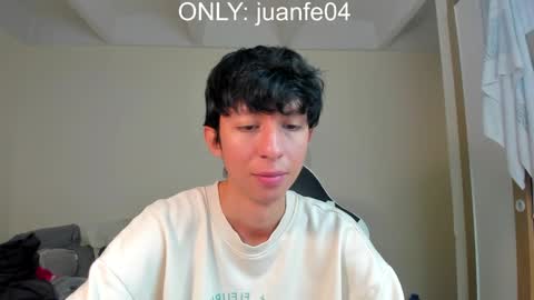 Juanfe  online show from December 14, 1:38 am