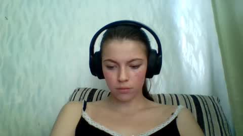 Snapshot of terranaufzinger chatting on September 13, 5:43 am Anny Simpson online show from September 13, 5:43 am