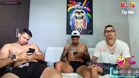 Snapshot of the_golden_boys chatting on January 18, 7:15 pm SCOTT THEO KAMERON GENDERSON online show from January 18, 7:15 pm