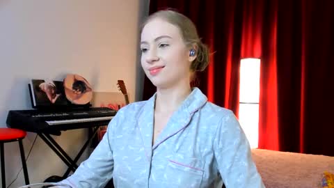 Snapshot of the_steel_magnolia_ chatting on March 9, 11:46 pm Ally STREAMING ON TWITCH NOW Check my Twitter for updates online show from March 9, 11:46 pm