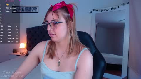 Snapshot of thea_aphros chatting on February 3, 7:31 pm Diosa Afrodita online show from February 3, 7:31 pm
