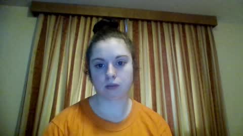 Snapshot of theblackdiamond194588 chatting on December 5, 10:06 am raissa online show from December 5, 10:06 am