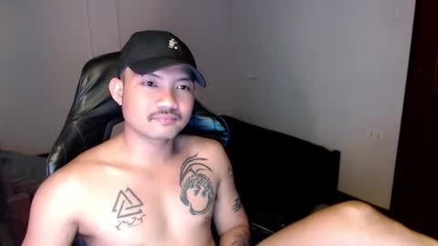Snapshot of thefriskyasian chatting on January 14, 5:29 am Jaycee online show from January 14, 5:29 am