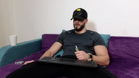 TheTopAlex online show from December 5, 7:32 am