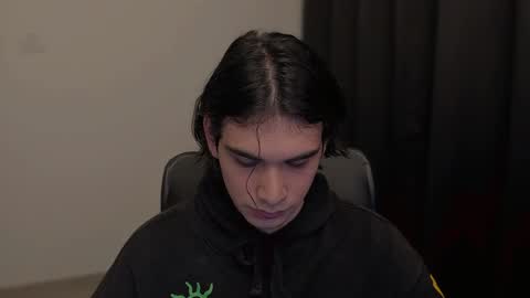 Snapshot of thiaan__ chatting on January 24, 3:43 am thiaan__ online show from January 24, 3:43 am
