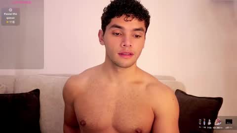 Snapshot of thiago_l chatting on February 27, 12:36 am Just Thiago online show from February 27, 12:36 am
