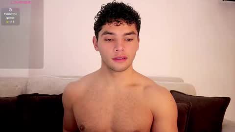 Snapshot of thiago_l chatting on February 26, 4:49 pm Just Thiago online show from February 26, 4:49 pm