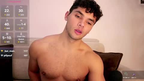 Snapshot of thiago_l chatting on March 5, 3:40 am Just Thiago online show from March 5, 3:40 am