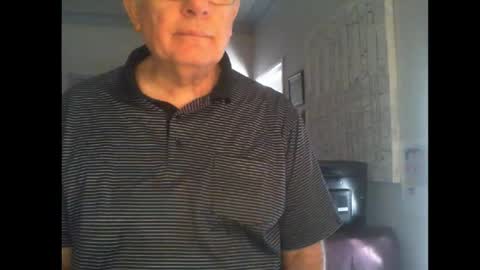 Snapshot of thickmelnik chatting on February 20, 10:15 pm James online show from February 20, 10:15 pm