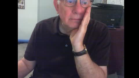 Snapshot of thickmelnik chatting on January 22, 1:21 pm James online show from January 22, 1:21 pm