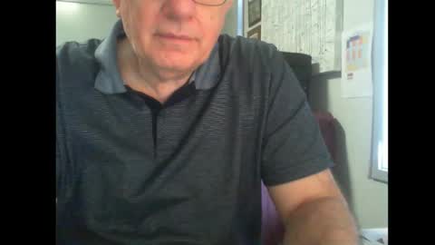 Snapshot of thickmelnik chatting on February 16, 4:20 am James online show from February 16, 4:20 am