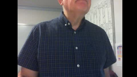 Snapshot of thickmelnik chatting on February 8, 3:52 am James online show from February 8, 3:52 am