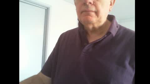 Snapshot of thickmelnik chatting on February 8, 11:45 pm James online show from February 8, 11:45 pm
