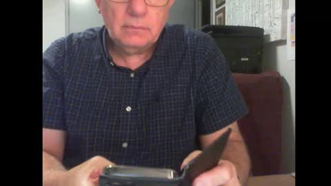 Snapshot of thickmelnik chatting on February 25, 1:10 pm James online show from February 25, 1:10 pm