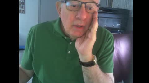 Snapshot of thickmelnik chatting on January 22, 11:32 pm James online show from January 22, 11:32 pm