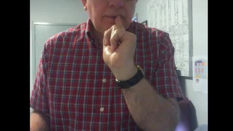 Snapshot of thickmelnik chatting on February 19, 2:12 am James online show from February 19, 2:12 am