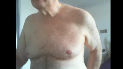 Snapshot of thickmelnik chatting on March 11, 11:04 pm James online show from March 11, 11:04 pm