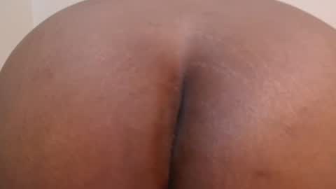 Snapshot of thicksexymellons chatting on February 22, 5:57 pm Pat online show from February 22, 5:57 pm