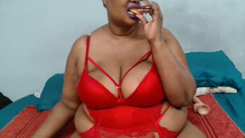 Snapshot of thicksexymellons chatting on February 12, 5:16 pm Pat online show from February 12, 5:16 pm