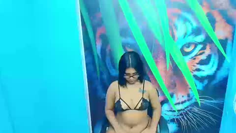 Snapshot of thifany_girlshot chatting on September 19, 1:48 pm thifany_girlshot online show from September 19, 1:48 pm