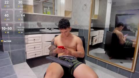 Snapshot of thomas_moon_ chatting on September 17, 3:37 pm Thomas online show from September 17, 3:37 pm