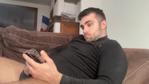 Snapshot of thony_grey chatting on December 8, 10:25 pm Thony Grey online show from December 8, 10:25 pm