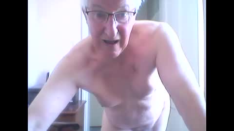 Snapshot of thruster99 chatting on September 12, 10:39 am thruster99 online show from September 12, 10:39 am