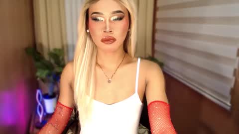 Snapshot of tiara_perezx chatting on September 20, 6:33 pm Sam online show from September 20, 6:33 pm