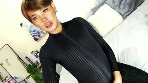 Snapshot of tiara_perezx chatting on March 4, 5:42 am Sam online show from March 4, 5:42 am