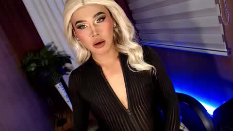 Snapshot of tiara_perezx chatting on September 12, 7:49 pm Sam online show from September 12, 7:49 pm