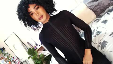 Snapshot of tiara_perezx chatting on February 7, 3:13 am Sam online show from February 7, 3:13 am