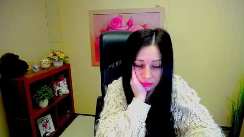 Snapshot of timeparadice chatting on February 4, 10:21 am Luisa online show from February 4, 10:21 am