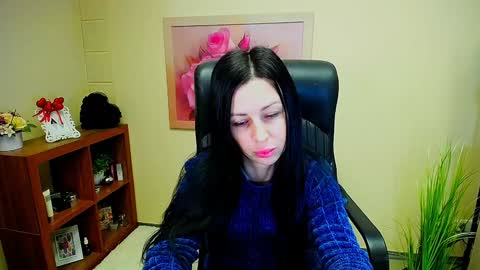 Snapshot of timeparadice chatting on December 12, 9:40 am Luisa online show from December 12, 9:40 am